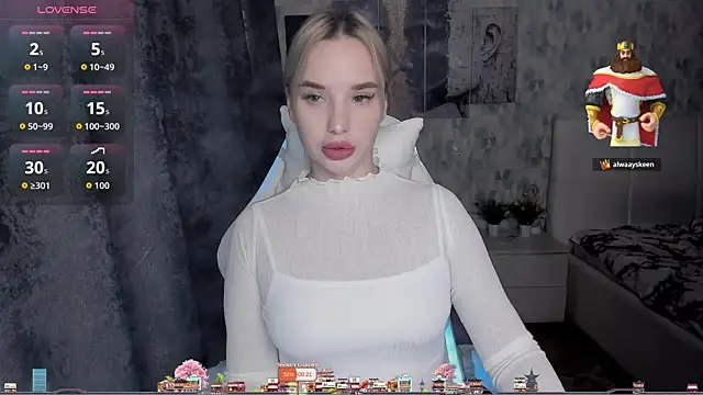 Snapshot of KiraKrox chatting on 10-24-25, 07:32 KiraKrox online show from 10-24-25, 07:32