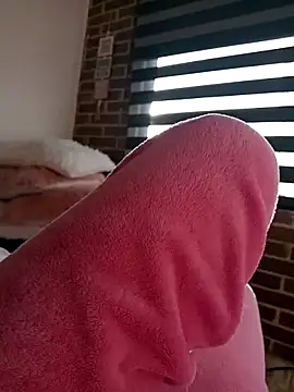 Snapshot of Ternura_Prohibida chatting on 11-25-25, 11:43 Ternura Prohibida online show from 11-25-25, 11:43