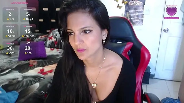 Snapshot of BasmaHernandez chatting on 11-25-25, 01:11 BasmaHernandez online show from 11-25-25, 01:11