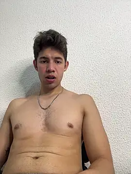 Maxtaylor18 online show from 10-15-25, 03:06