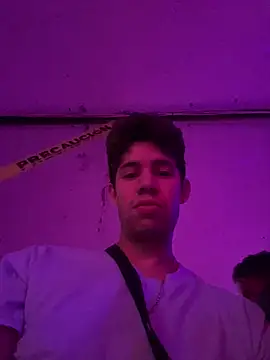 Maxtaylor18 online show from 10-20-25, 06:14