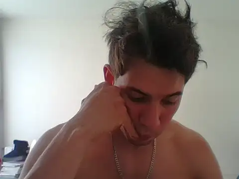 Snapshot of Maxtaylor18 chatting on 02-18-26, 09:00 Maxtaylor18 online show from 02-18-26, 09:00