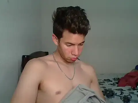 Snapshot of Maxtaylor18 chatting on 03-26-26, 03:56 Maxtaylor18 online show from 03-26-26, 03:56