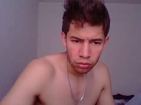 Snapshot of Maxtaylor18 chatting on 03-27-26, 05:45 Maxtaylor18 online show from 03-27-26, 05:45