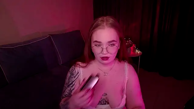 EmiRise online show from 09-19-25, 05:24