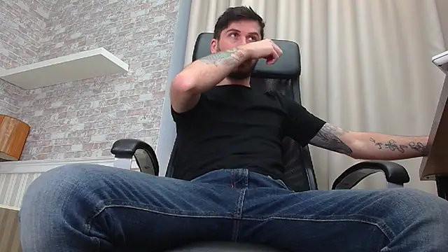 JonahShaw online show from 11-19-25, 05:18