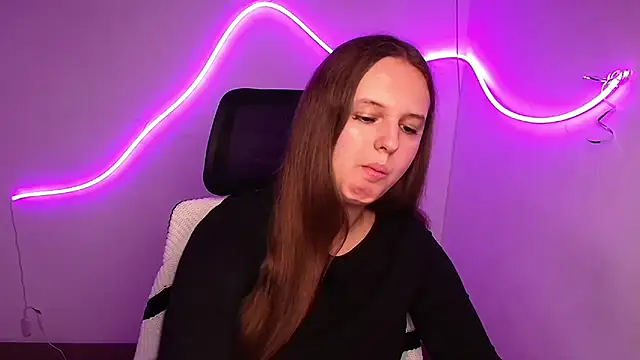 Snapshot of Aurora_White chatting on 10-08-25, 12:14 Aurora White online show from 10-08-25, 12:14