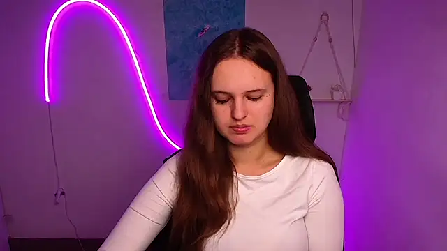 Snapshot of Aurora_White chatting on 10-15-25, 05:29 Aurora White online show from 10-15-25, 05:29