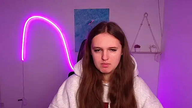 Snapshot of Aurora_White chatting on 10-21-25, 11:22 Aurora White online show from 10-21-25, 11:22