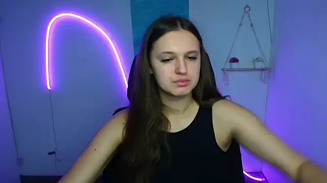 Snapshot of Aurora_White chatting on 10-25-25, 05:26 Aurora White online show from 10-25-25, 05:26