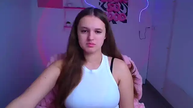 Snapshot of Aurora_White chatting on 11-04-25, 06:23 Aurora White online show from 11-04-25, 06:23