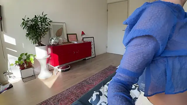 Scorpion Peach online show from 10-10-25, 10:47