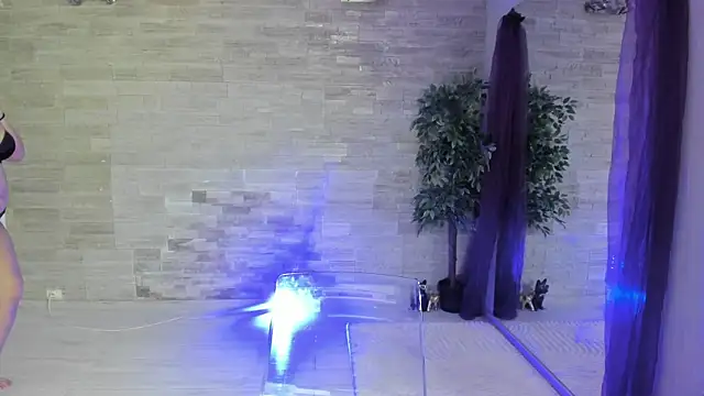 Snapshot of boobzilla_ chatting on 02-09-26, 06:17 boobzilla online show from 02-09-26, 06:17