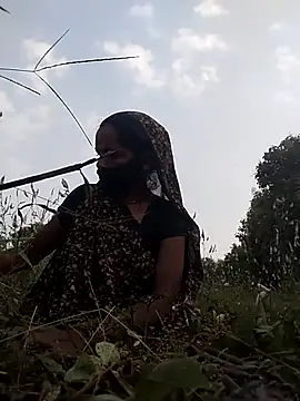 Snapshot of Sexi_savita chatting on 10-16-25, 10:27 Sexi savita online show from 10-16-25, 10:27