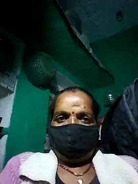 Snapshot of Sexi_savita chatting on 11-19-25, 04:40 Sexi savita online show from 11-19-25, 04:40