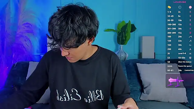 Leo Savage  online show from 01-07-26, 03:42