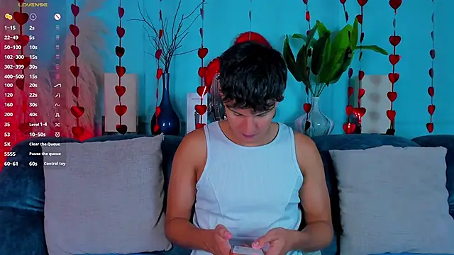 Leo Savage  online show from 02-13-26, 03:46