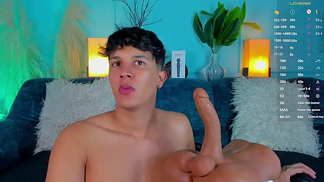 Leo Savage  online show from 02-17-26, 03:36