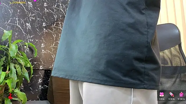 Snapshot of Alexander_ferre chatting on 03-06-26, 01:29 Alexander ferre online show from 03-06-26, 01:29