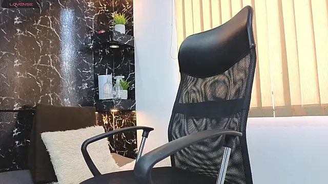 Snapshot of Alexander_ferre chatting on 03-10-26, 04:01 Alexander ferre online show from 03-10-26, 04:01