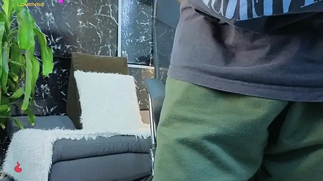 Snapshot of Alexander_ferre chatting on 03-13-26, 12:34 Alexander ferre online show from 03-13-26, 12:34