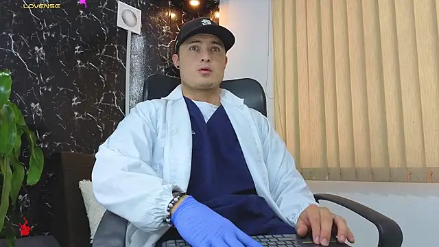 Snapshot of Alexander_ferre chatting on 03-17-26, 01:47 Alexander ferre online show from 03-17-26, 01:47