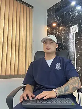 Snapshot of Alexander_ferre chatting on 04-07-26, 01:44 Alexander ferre online show from 04-07-26, 01:44