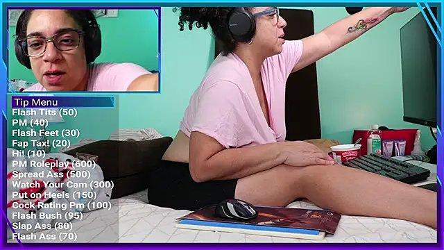 Snapshot of nsfwismorefun chatting on 10-28-25, 10:45 nsfwismorefun online show from 10-28-25, 10:45