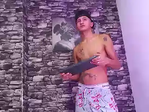 Snapshot of gustavo_saaled19_ chatting on 10-26-25, 02:34 gustavo saaled19 online show from 10-26-25, 02:34