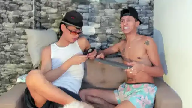 Snapshot of gustavo_saaled19_ chatting on 11-08-25, 10:30 gustavo saaled19 online show from 11-08-25, 10:30