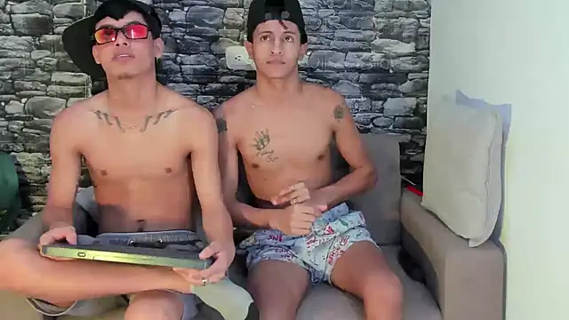 Snapshot of gustavo_saaled19_ chatting on 11-10-25, 10:20 gustavo saaled19 online show from 11-10-25, 10:20