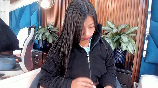 ValeriaJacobs online show from 10-28-25, 11:58