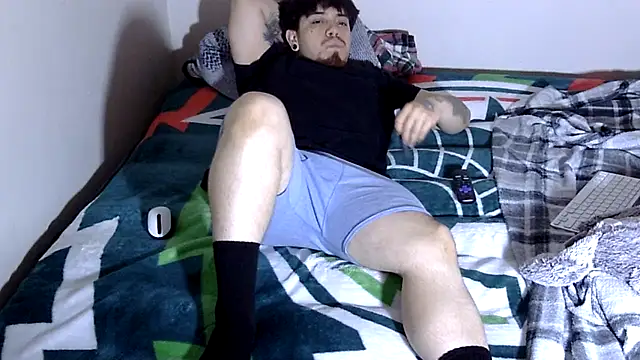 Snapshot of kennyCumz chatting on 01-15-26, 08:41 kennyCumz online show from 01-15-26, 08:41