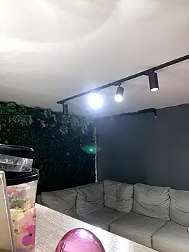 HannahCollyns online show from 01-10-26, 01:13