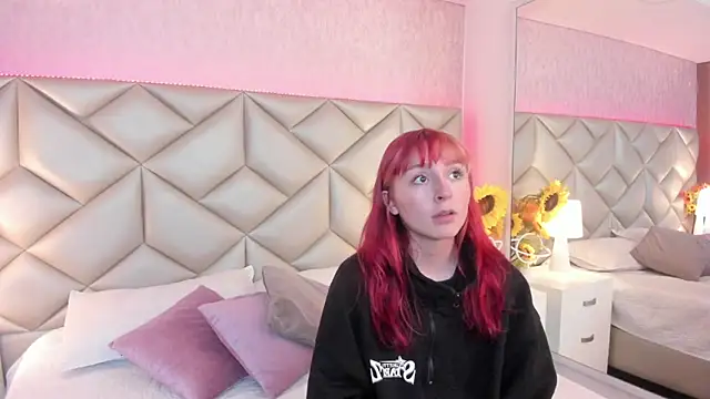 dafnne hall online show from 10-07-25, 04:20