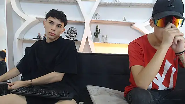 THREE GUYS HOT online show from 11-12-25, 07:24