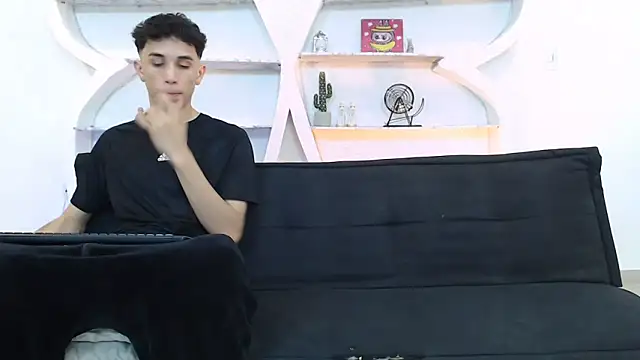 THREE GUYS HOT online show from 11-19-25, 07:14