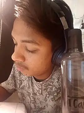 Snapshot of deny2442 chatting on 11-20-25, 04:23 deny2442 online show from 11-20-25, 04:23