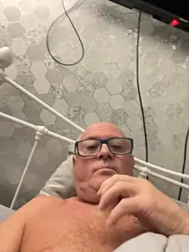 Snapshot of naughtygrandad1 chatting on 10-22-25, 05:41 naughtygrandad1 online show from 10-22-25, 05:41