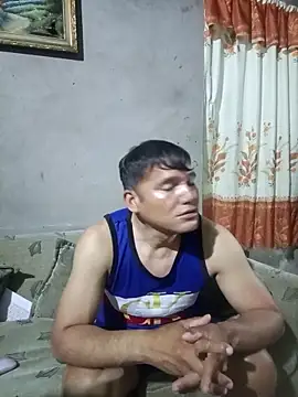 Snapshot of Franklin111230 chatting on 02-10-26, 02:15 Franklin111230 online show from 02-10-26, 02:15