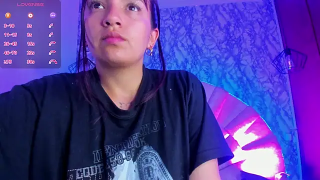 Snapshot of Mariam_s chatting on 10-19-25, 04:18 Mariam s online show from 10-19-25, 04:18