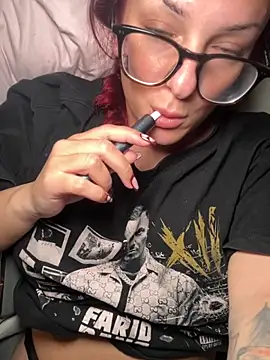 Snapshot of OliviaaFischer chatting on 10-14-25, 10:43 OliviaaFischer online show from 10-14-25, 10:43