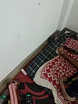 Snapshot of Komal-stream chatting on 09-17-25, 07:48 Komal-stream online show from 09-17-25, 07:48