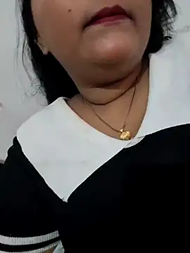 Snapshot of Komal-stream chatting on 09-18-25, 04:09 Komal-stream online show from 09-18-25, 04:09