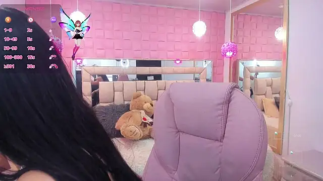  laaura  online show from 10-11-25, 07:23