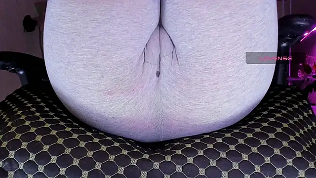 Cameltoe squirt inPants online show from 11-21-25, 01:43