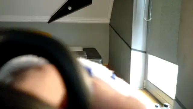 Snapshot of slavic_boy_39 chatting on 11-17-25, 10:21 slavic boy 39 online show from 11-17-25, 10:21