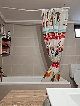 Snapshot of merlyn4 chatting on 11-05-25, 10:37 merlyn4 online show from 11-05-25, 10:37