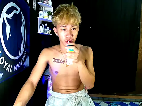 naughtyboyloy 0 online show from 11-21-25, 05:22