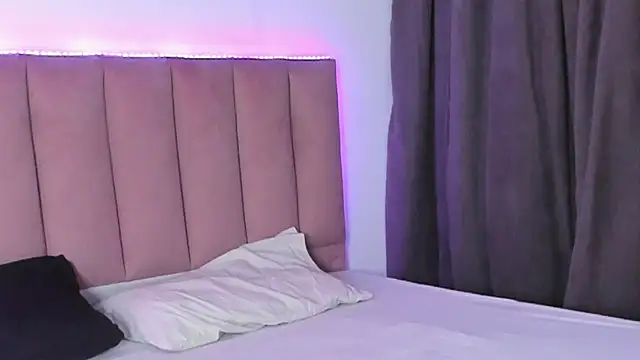 Snapshot of CandyAinsley chatting on 09-22-25, 06:10 CandyAinsley online show from 09-22-25, 06:10